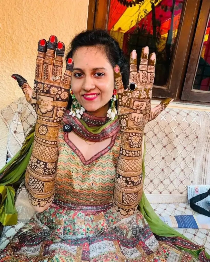 ZuwixArt Artist Applying Mehndi – Live Wedding in Pune