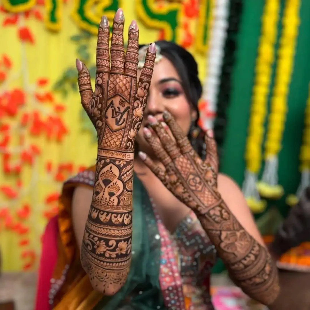 This beautiful bridal mehndi was created by ZuwixArt in Pune – perfect for your big day!